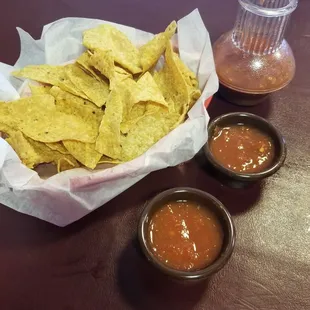 nachos and salsa