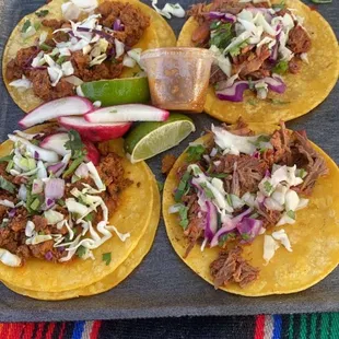 2 tacos- chorizó, 2- birria