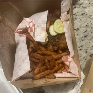 Small dark (hot) with sweet potato fries