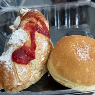 Strawberry croissant &amp; bombolini