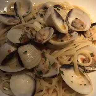 Pasta with little neck clams