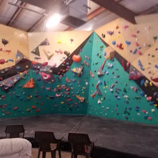 Not as large as most gyms but with good Bouldering routes.