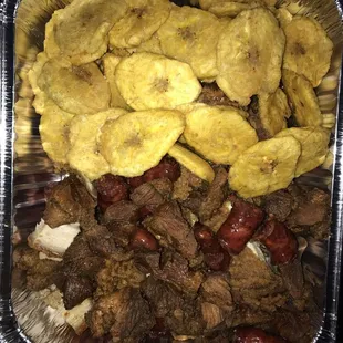 Tostones, Carne Frita, Longaniza, y Pollo Frito