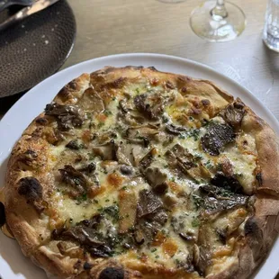 White Mushroom Pizza