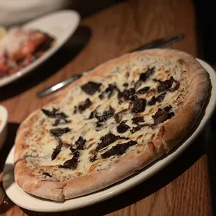 Mushroom/Truffle Pizza