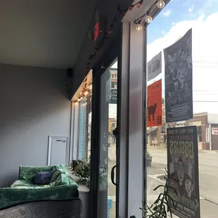 the outside of a bookstore