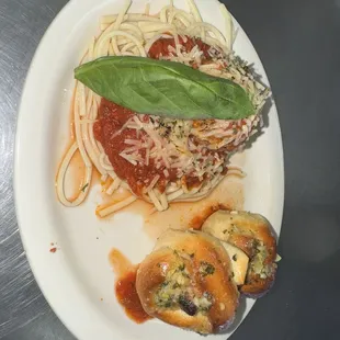 Spaghetti with a large meatball! Plus 2 garlic knots.