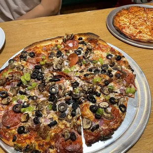 Belly busters medium, cheese small