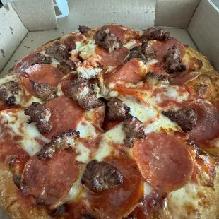 Small pepperoni &amp; sausage pizza