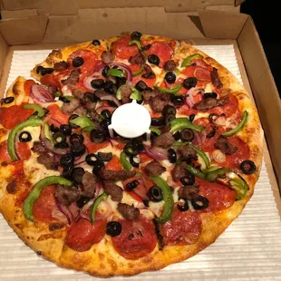 Large Cicero's Special (Pepperoni, Sausage, Red Onions, Olives And Bell Peppers) Sans Mushrooms!