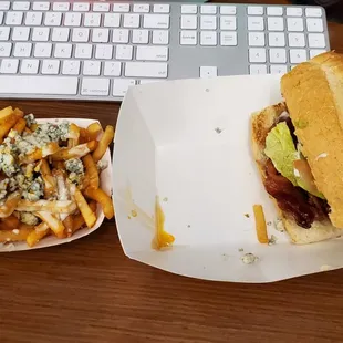$7 BLue Cheese Fries - Yummy but i wish portions were a little bigger