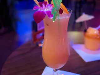 4 Kahunas Tiki Lounge