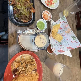 La Parillada, Choriqueso, Pollo a la crema