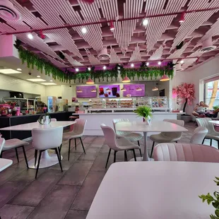 sushi and sashimi, interior