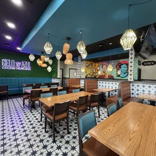 sushi and sashimi, interior