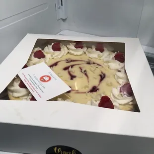 White chocolate raspberry cheesecake