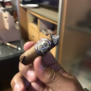 Awesome to find a place in Honolulu to enjoy a good smoke after some oxtail soup!