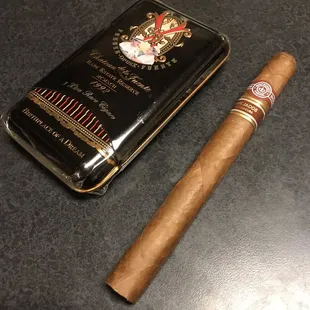 Picked up a nice 3-pack of 2008 Opus X robustos.