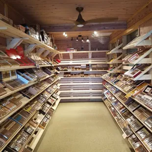 Walk-in humidor