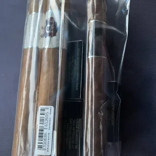 Got their special house blend Diploma White I can't wait to smoke these.