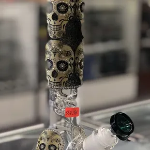 Skull print water pipes