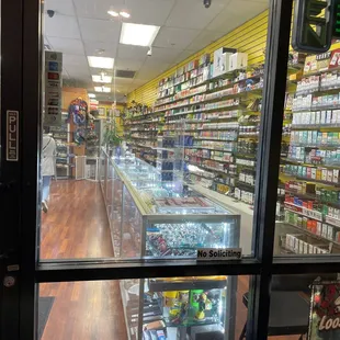 Cigars & Smokes