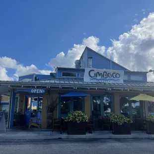 the outside of a restaurant