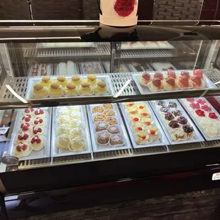 Look at all the yummy cheesecake