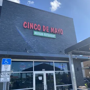 Entrance to Cinco de Mayo