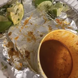 4 Tacos de Birria y consome