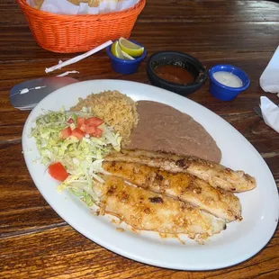 Filete de Tilapia al Mojo de Ajio