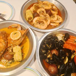 All the fresh seafood you can choose. There is half lbs option so you wont waste any of food. Fun way of eating!