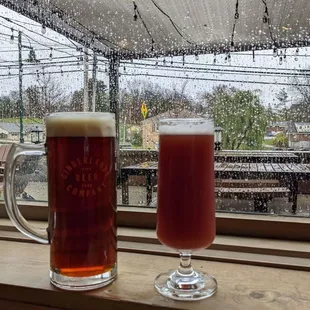 Cozy interior, nice outdoor seating