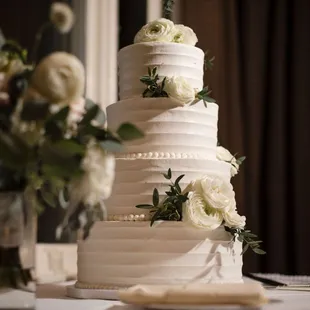 Buttercream cake with fresh florals