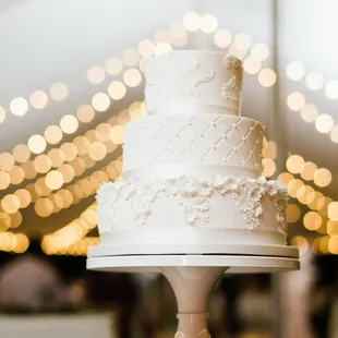 Buttercream cake with lace