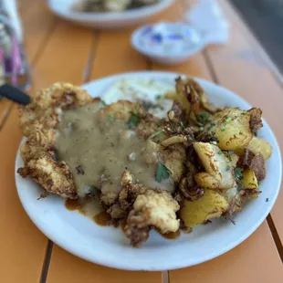Fried chicken and gravy