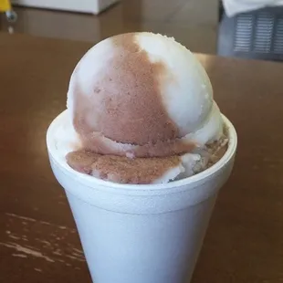 Some of the amazing creations at Cindy's! Chocolate and creamy coconut swirl! Mango Diablito Loco! And much more