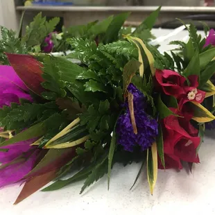 Local Style Haku with Bougainvillea and Purple Statice