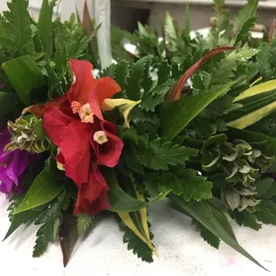 Local Style Haku with Bougainvillea and Liko