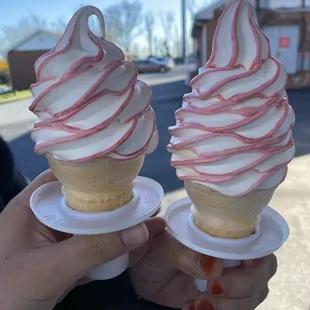 small and medium cake cones with vanilla-strawberry swirl!