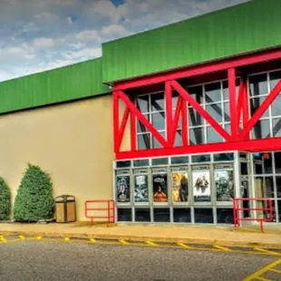 Front of theater - photo by E. Ignagni