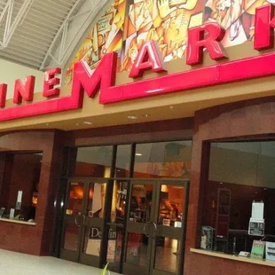 14 beautiful screens in digital 3D!!!