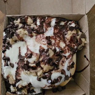 Cookie Monster w vanilla frosting