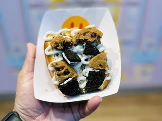 Yonutz Donuts and Ice Cream - Pearland