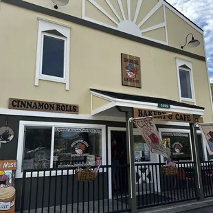 Cute little shop nicely decorated and pretty art