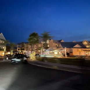 Cinnamon shore at night