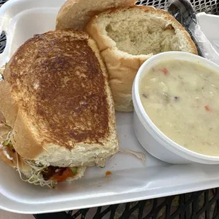 Cinnamon's Deli