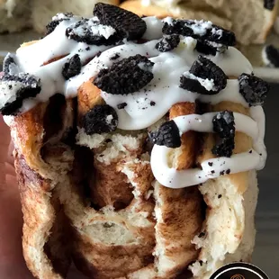 Oreo sweet roll