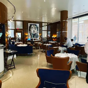 ramen and noodles, interior