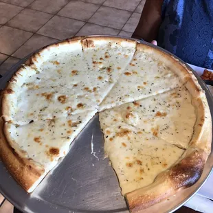 Large Alfredo Pizza